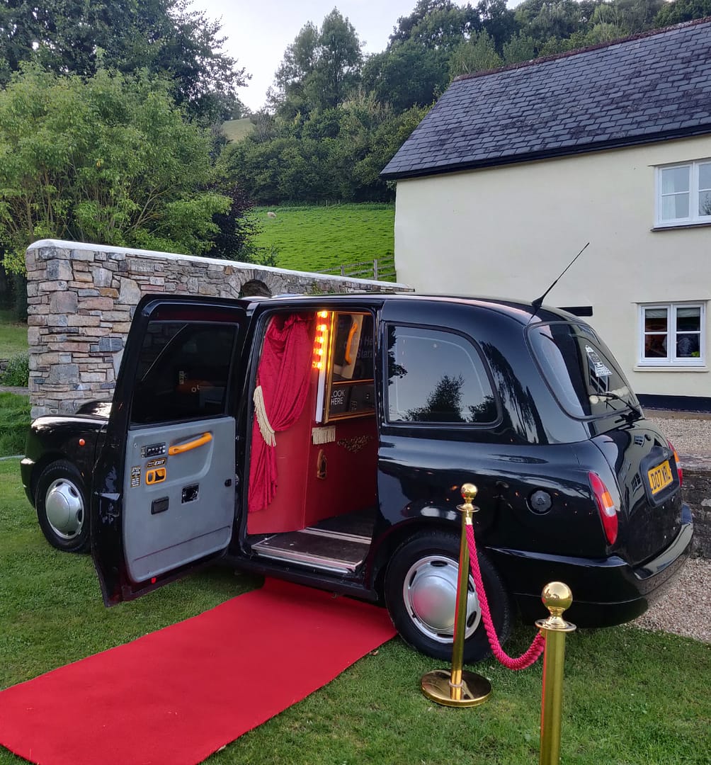 TAXI BOOTH